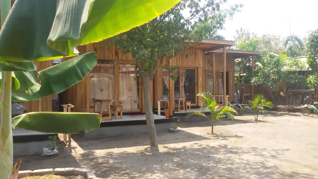 Beach Box Bungalow Гілі-Траванган Номер фото