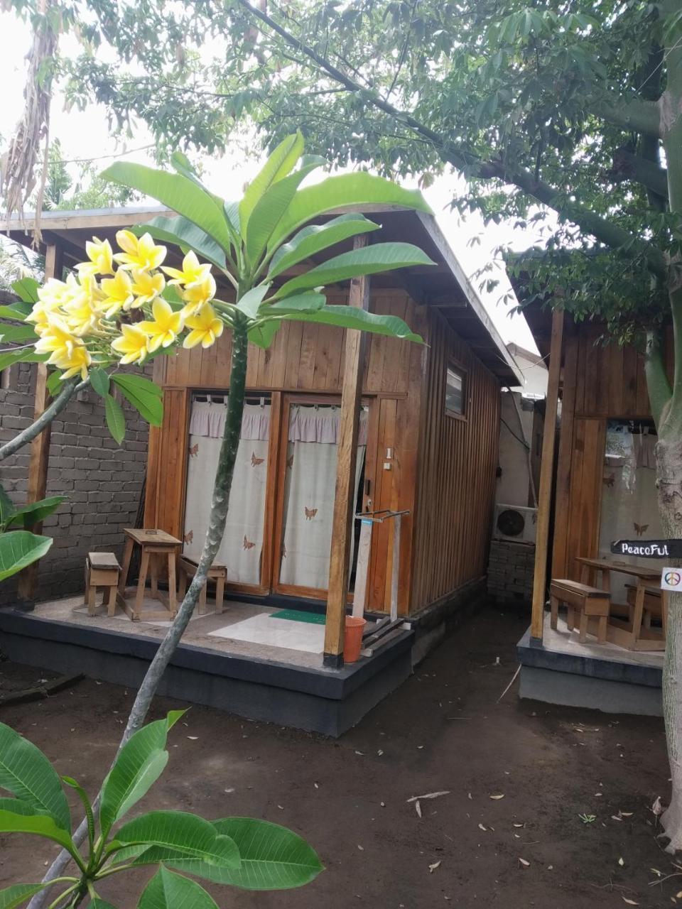 Beach Box Bungalow Гілі-Траванган Екстер'єр фото